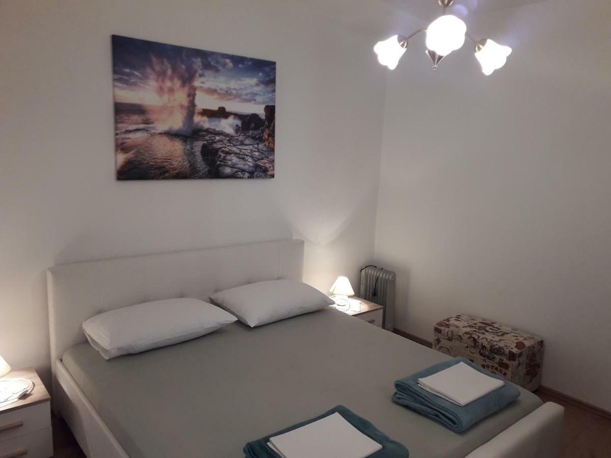 Apartman Helena Senj  Exteriör bild